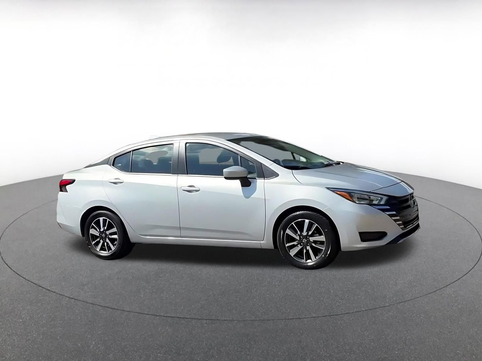 Used 2025 Nissan Versa SV video 2