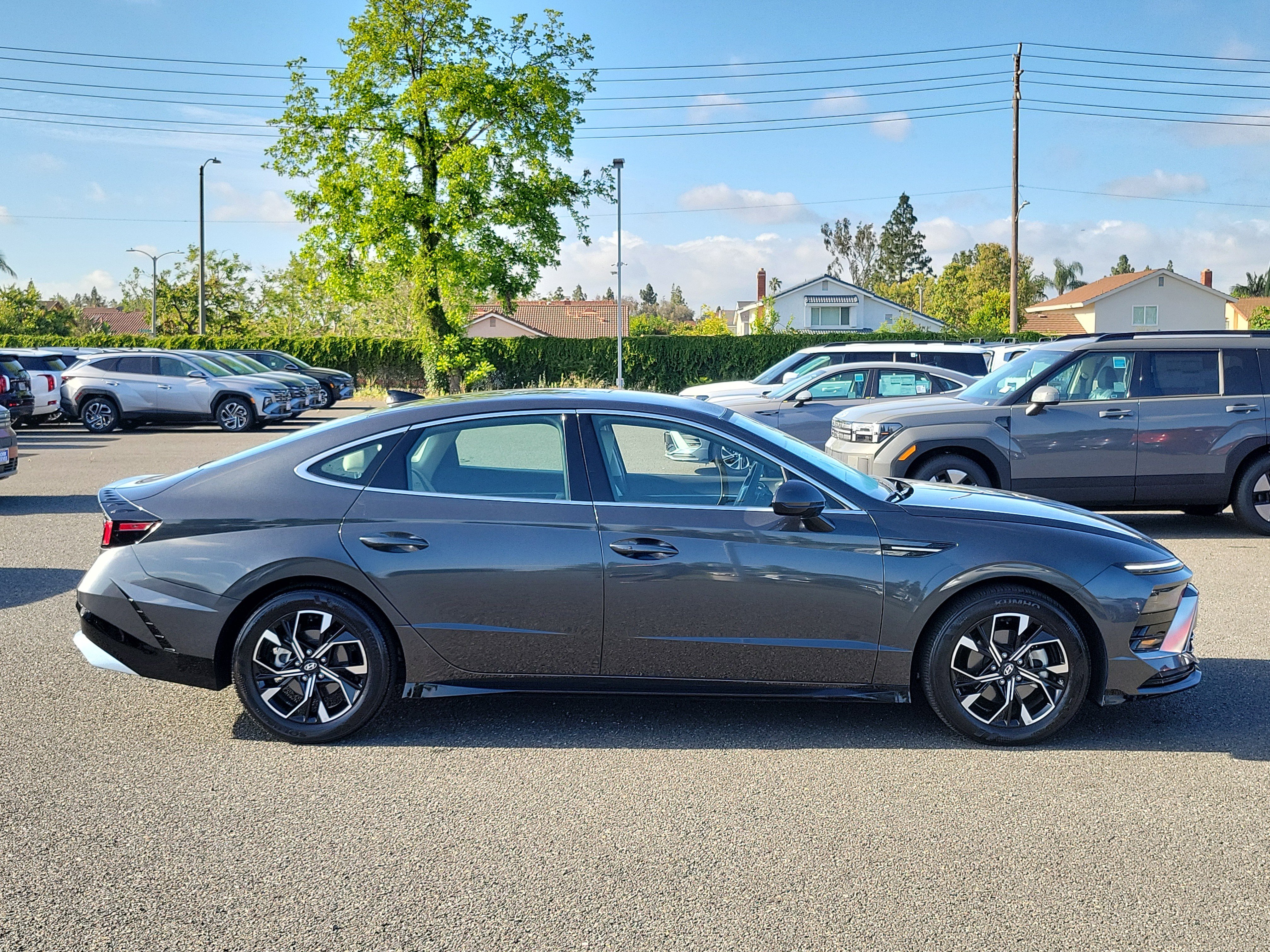 Certified 2025 Hyundai Sonata SEL AWD/4WD image 6