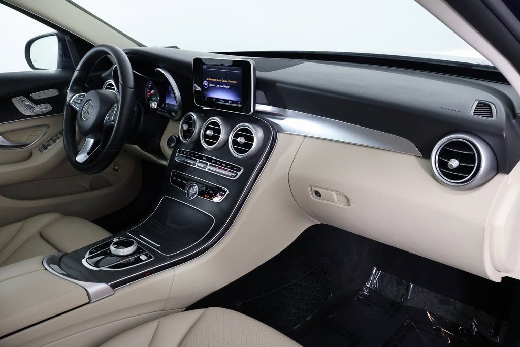 Used 2017 Mercedes-Benz C 300 Sedan image 9