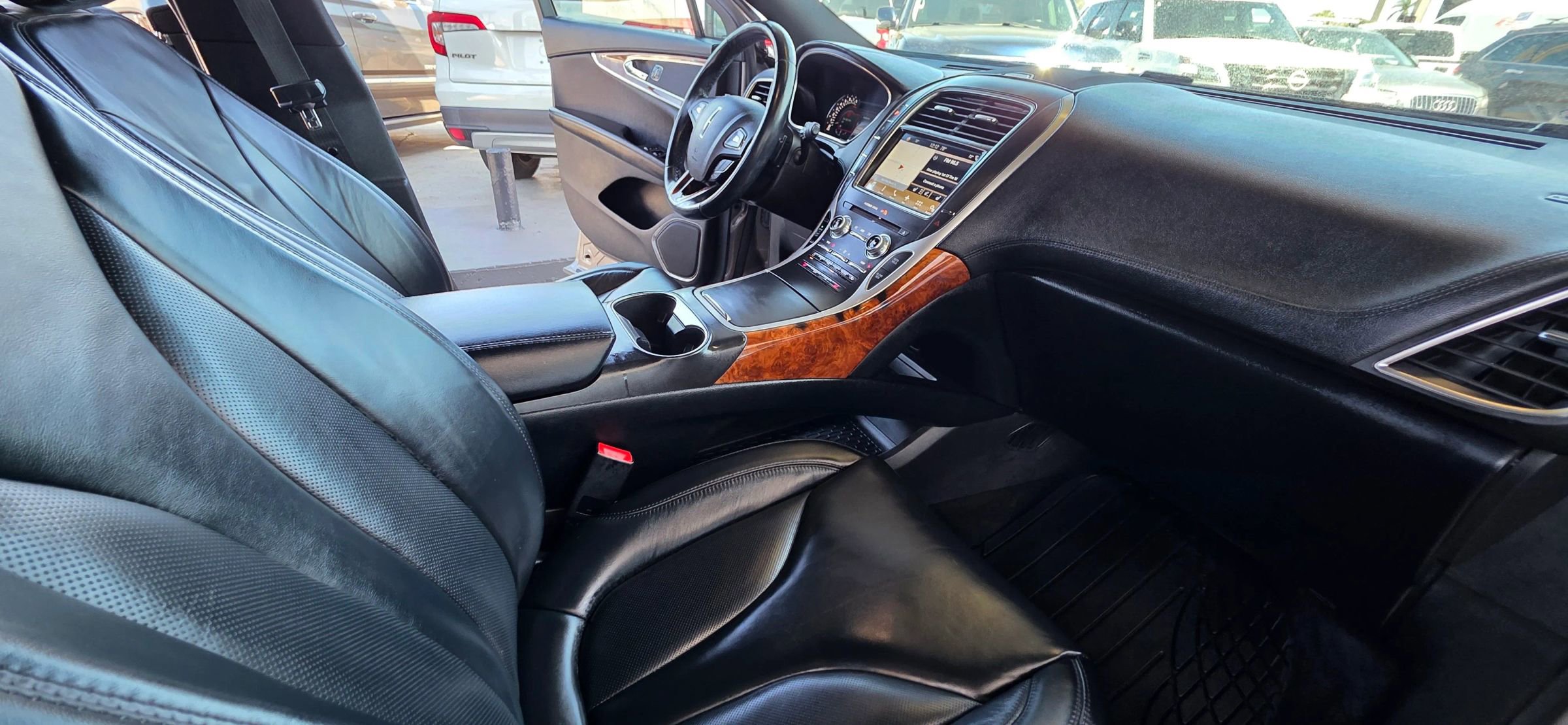 Used 2018 Lincoln MKX Select w/ Select Plus Package image 22