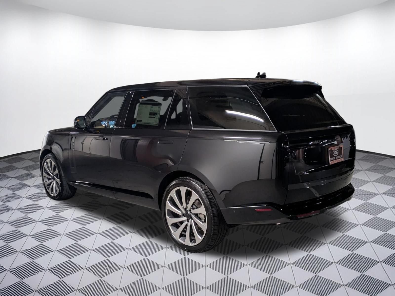 New 2026 Land Rover Range Rover Long Wheelbase SE AWD/4WD image 3