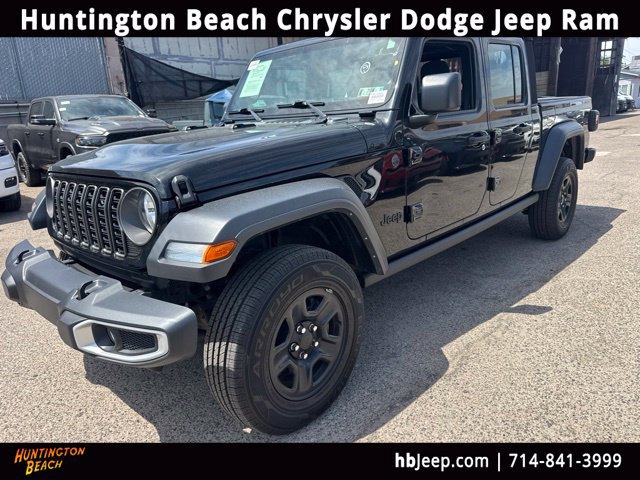 Used 2024 Jeep Gladiator Sport AWD/4WD image 1