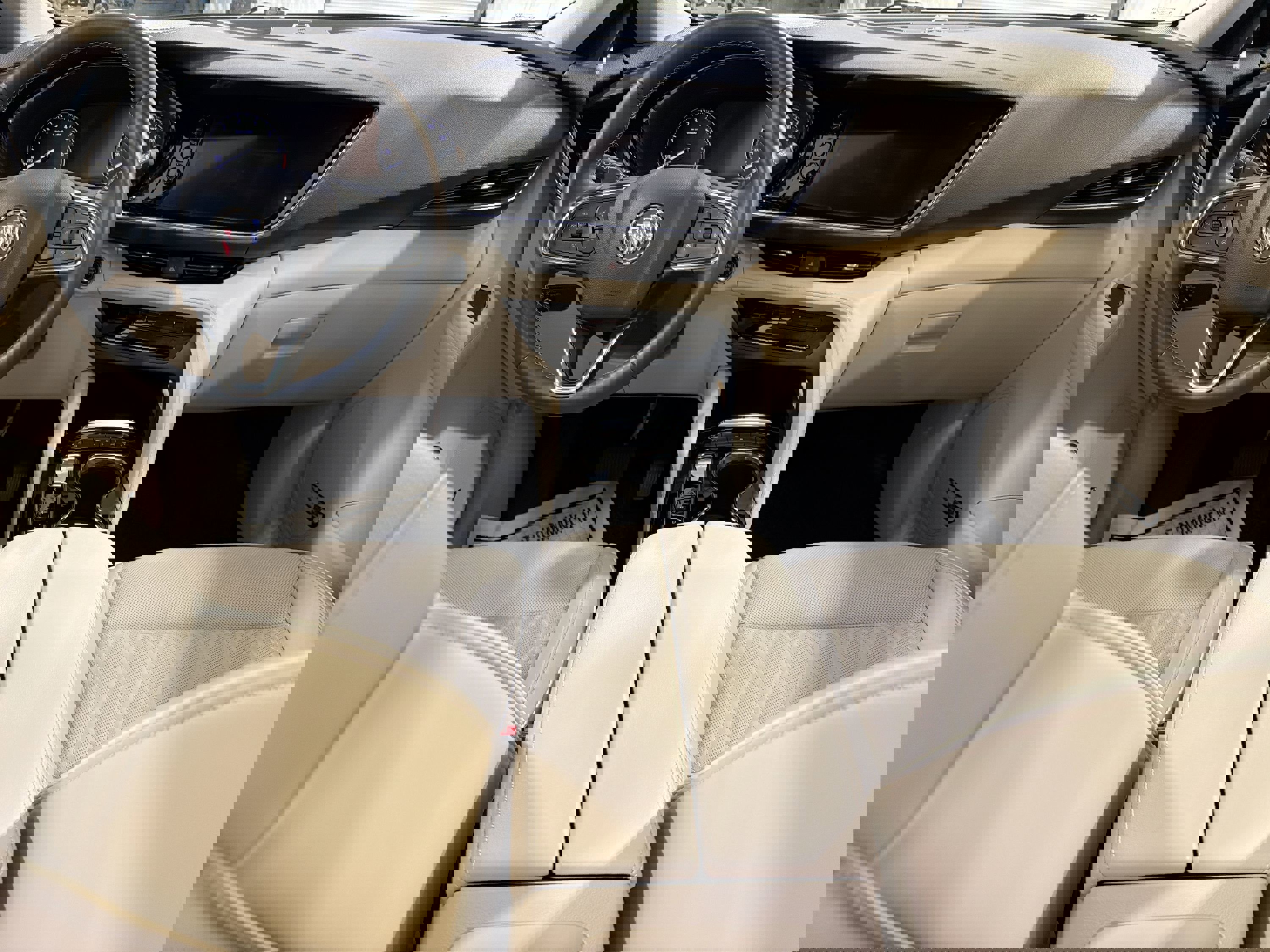 Used 2023 Buick Envision Avenir image 23