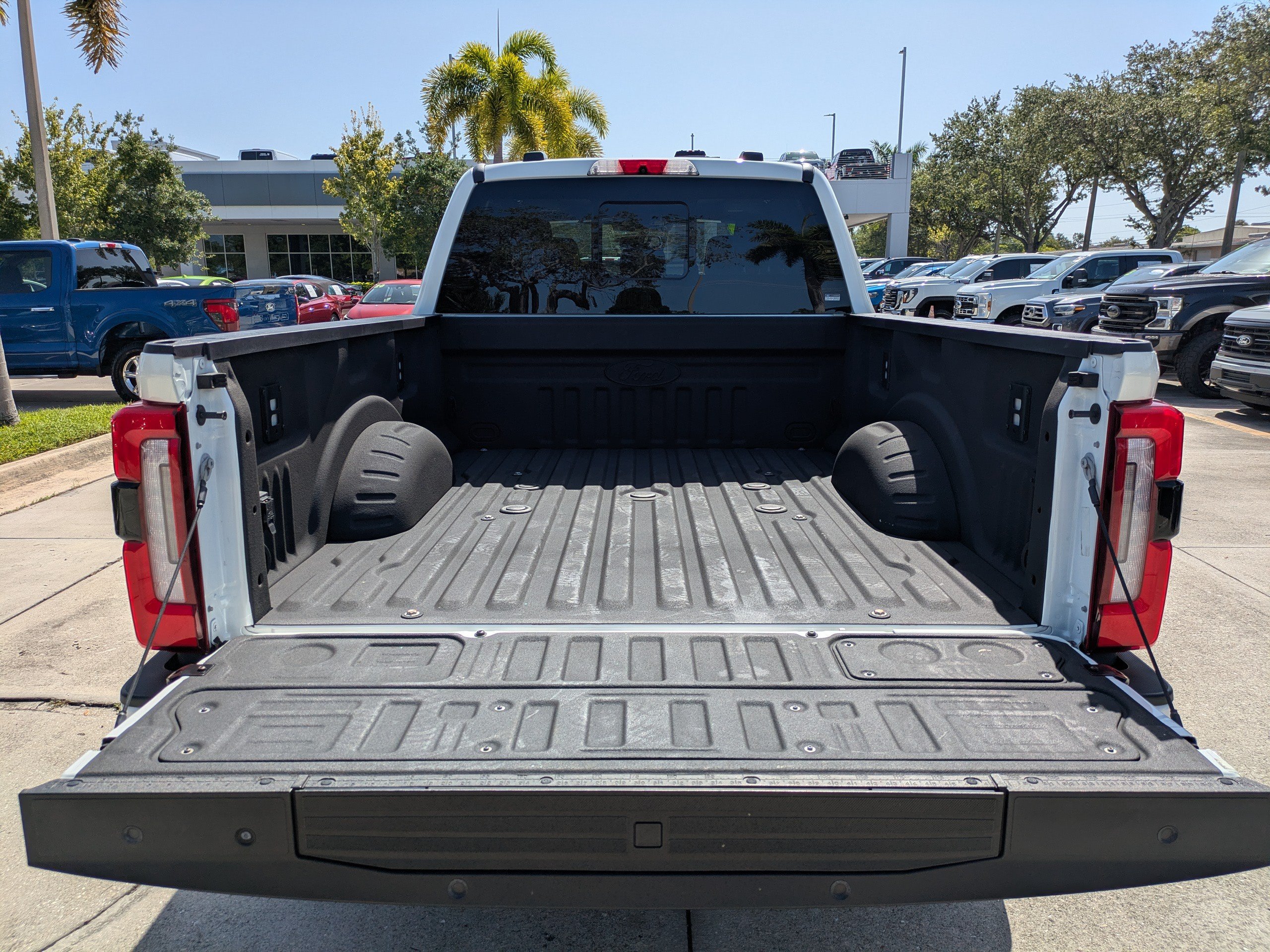 Certified 2024 Ford F250 Platinum AWD/4WD image 13