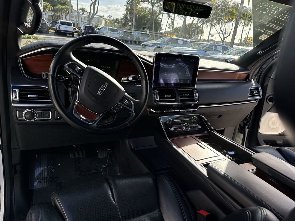 Used 2020 Lincoln Navigator L Reserve w/ Luxury Package AWD/4WD image 35