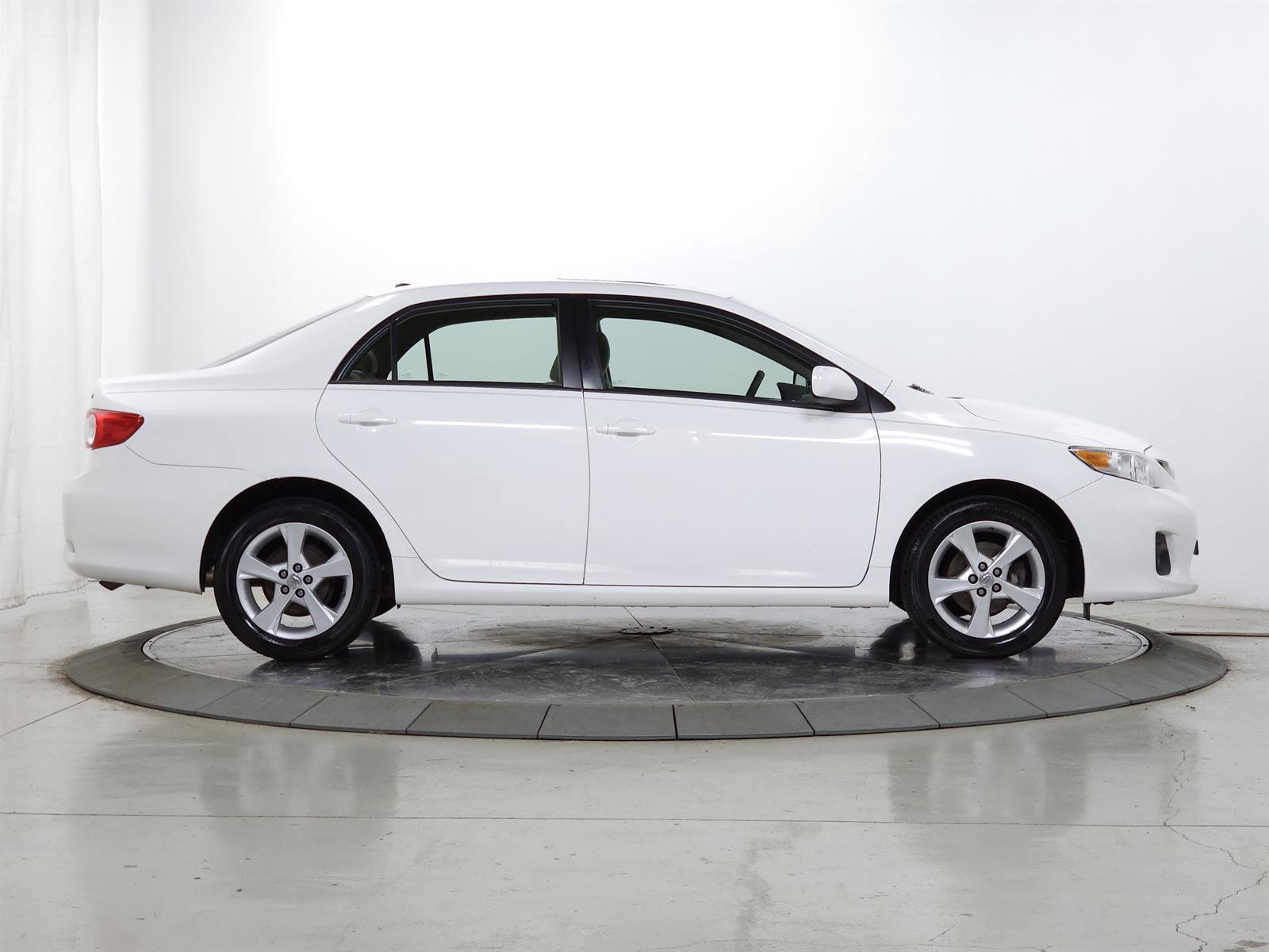 Used 2012 Toyota Corolla LE w/ Premium Pkg image 9