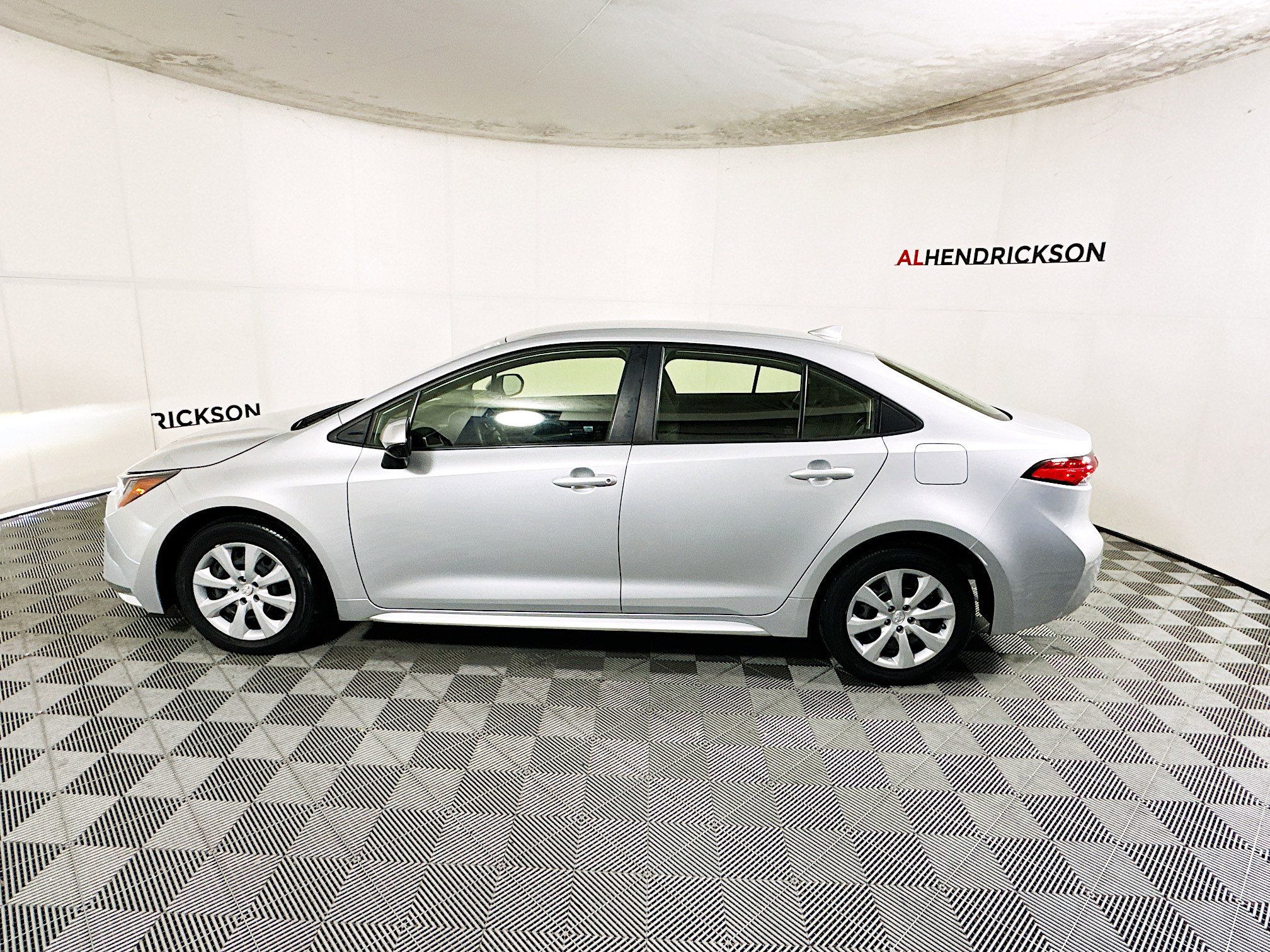 Used 2023 Toyota Corolla LE image 6