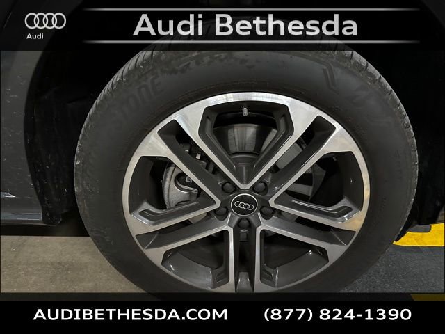 Certified 2025 Audi Q5 2.0T Premium Plus w/ Premium Plus image 9