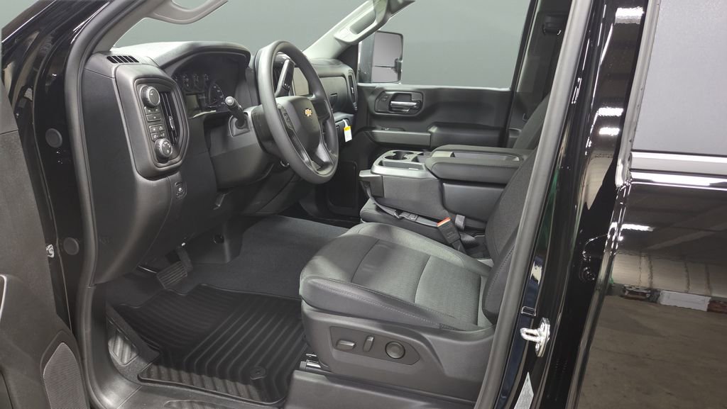 New 2026 Chevrolet Silverado 2500 Custom w/ Custom Value Package AWD/4WD image 8