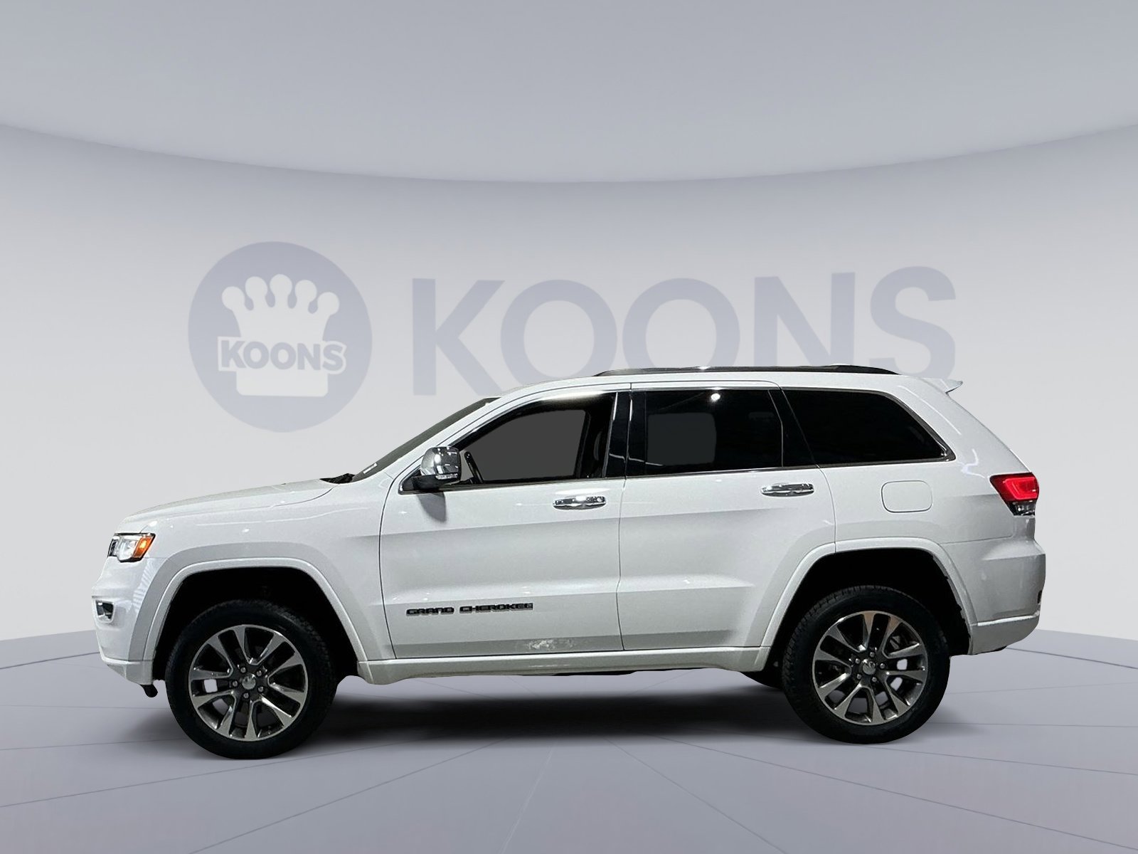 Used 2017 Jeep Grand Cherokee Overland image 13