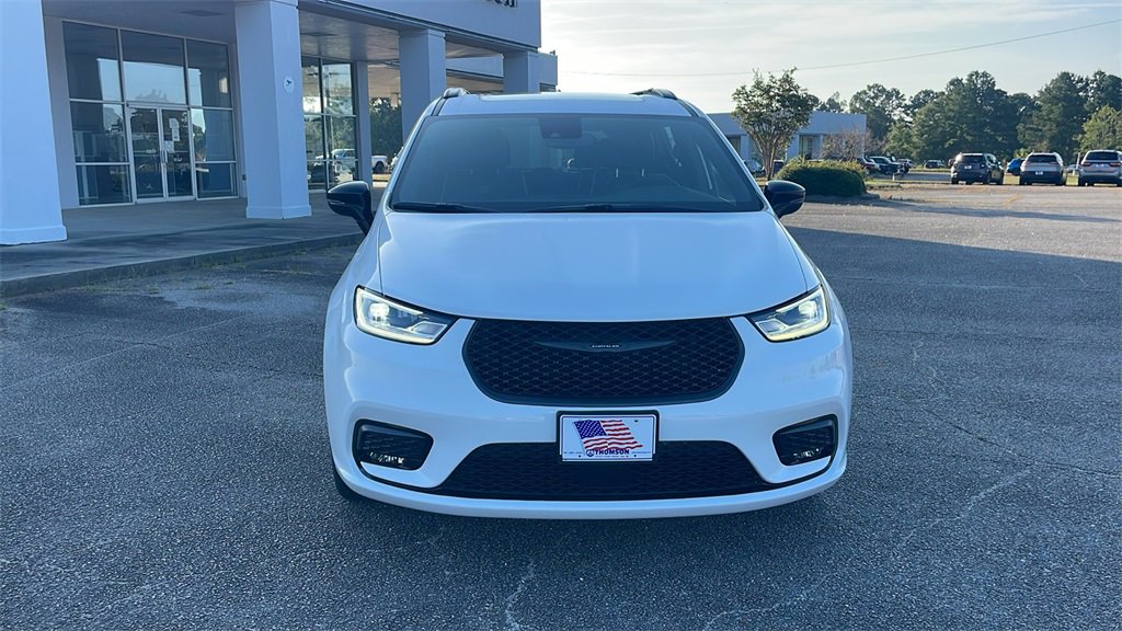 New 2025 Chrysler Pacifica Limited video 2