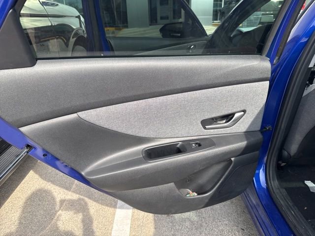 Used 2024 Hyundai Elantra Limited image 27