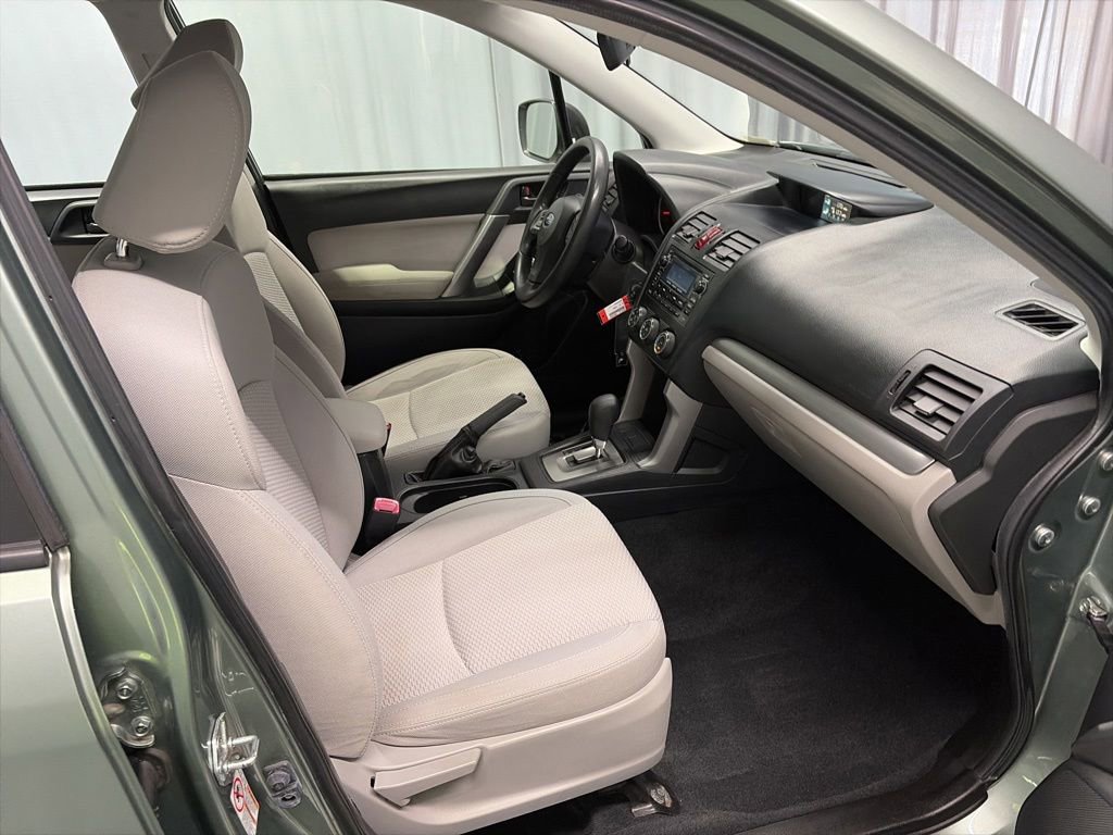 Used 2015 Subaru Forester 2.5i AWD/4WD image 18
