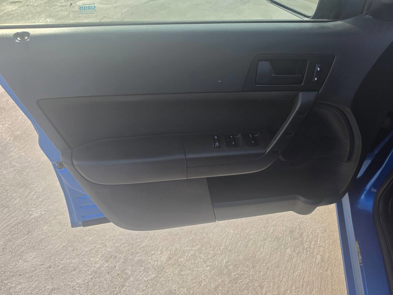 Used 2010 Ford Focus SE FWD image 18
