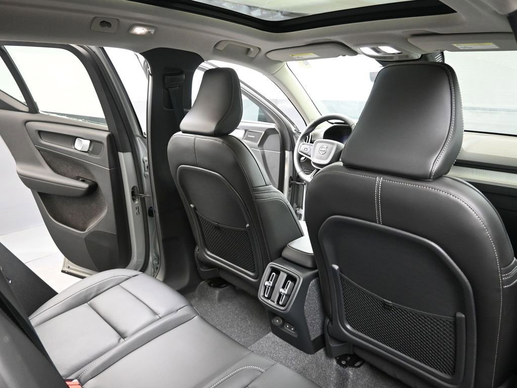 New 2026 Volvo XC40 B5 Ultra w/ Protection Package Premier image 15