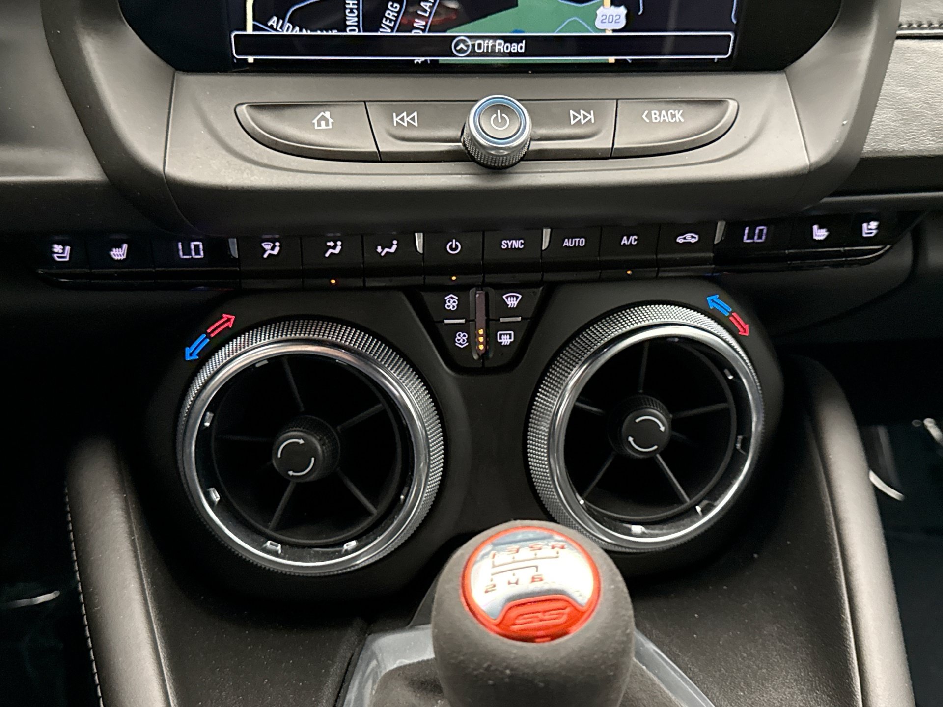 Used 2018 Chevrolet Camaro SS RWD image 17