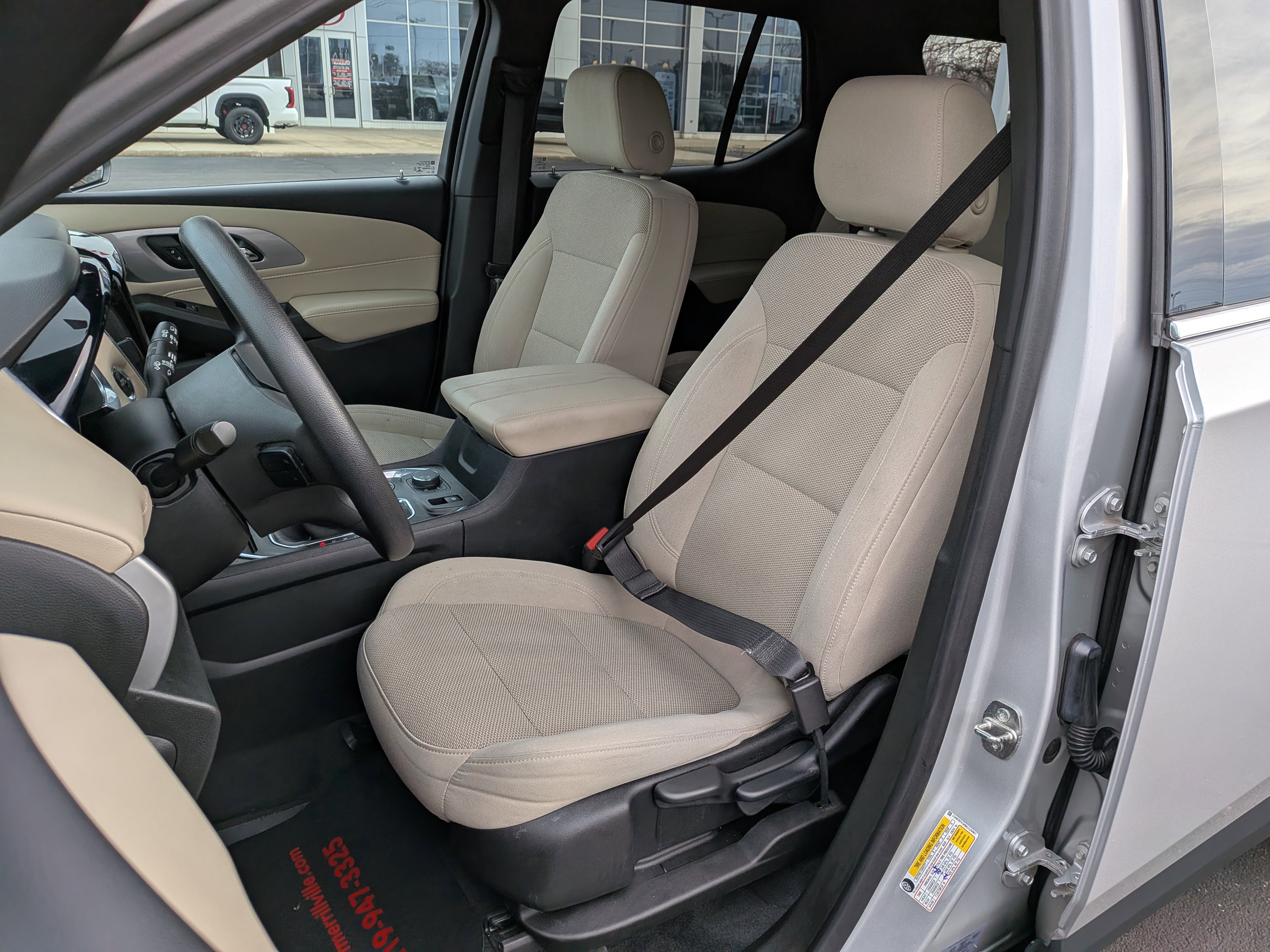 Used 2022 Chevrolet Traverse LS image 13