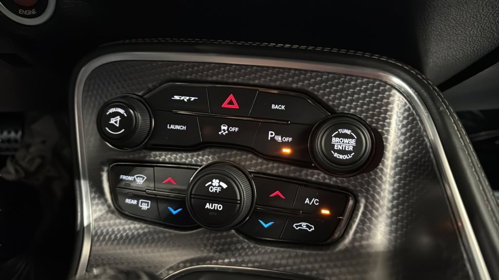 Used 2015 Dodge Challenger SRT Hellcat image 26