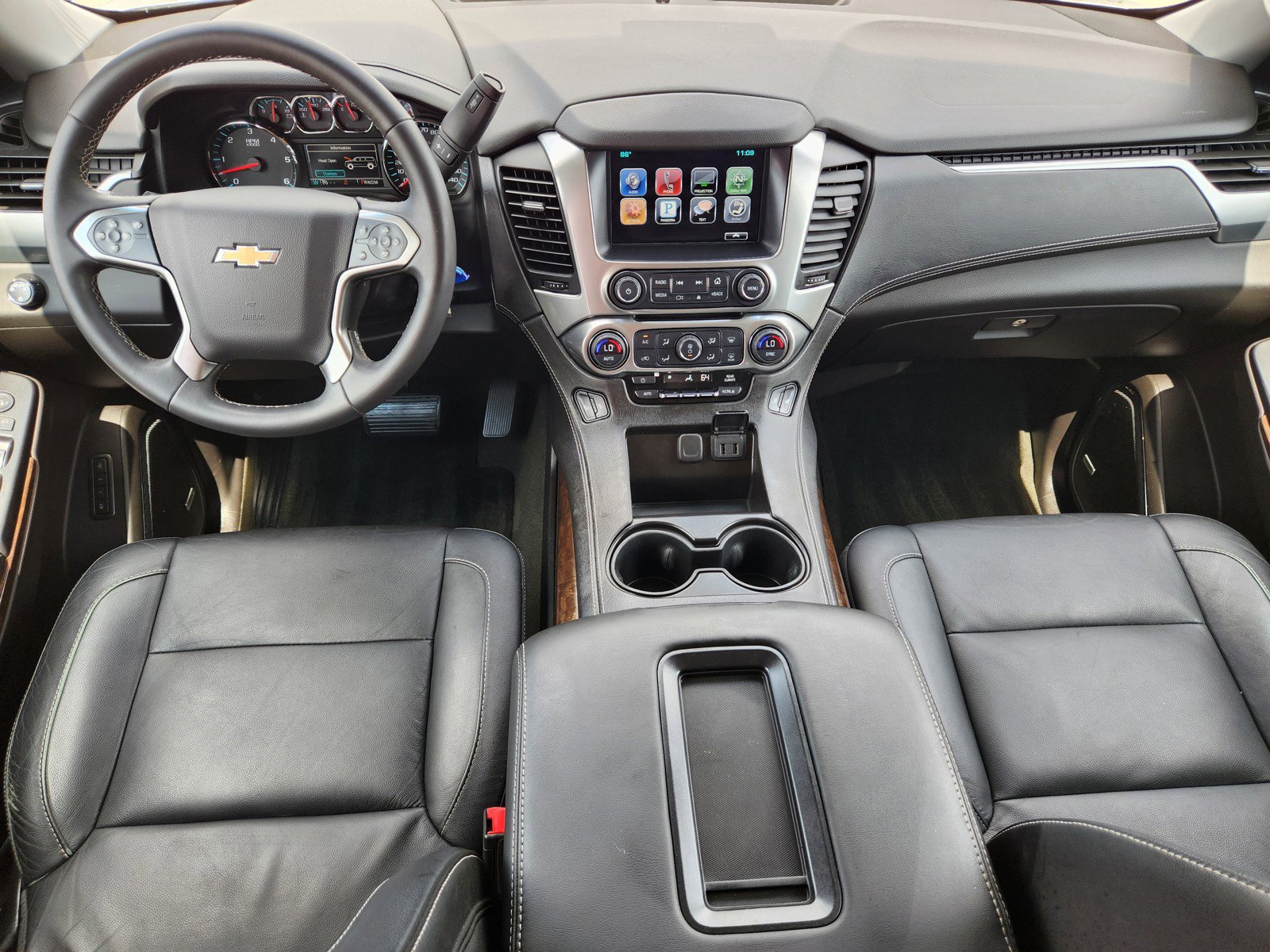 Used 2016 Chevrolet Suburban LT RWD image 8
