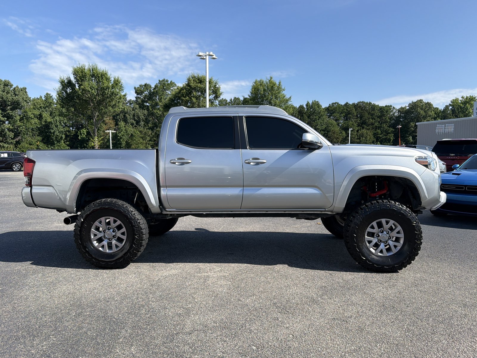 Used 2022 Toyota Tacoma SR5 w/ Technology Package RWD image 24