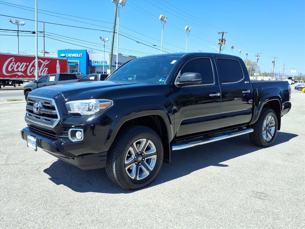 Used 2016 Toyota Tacoma Limited w/ Towing Package image 8