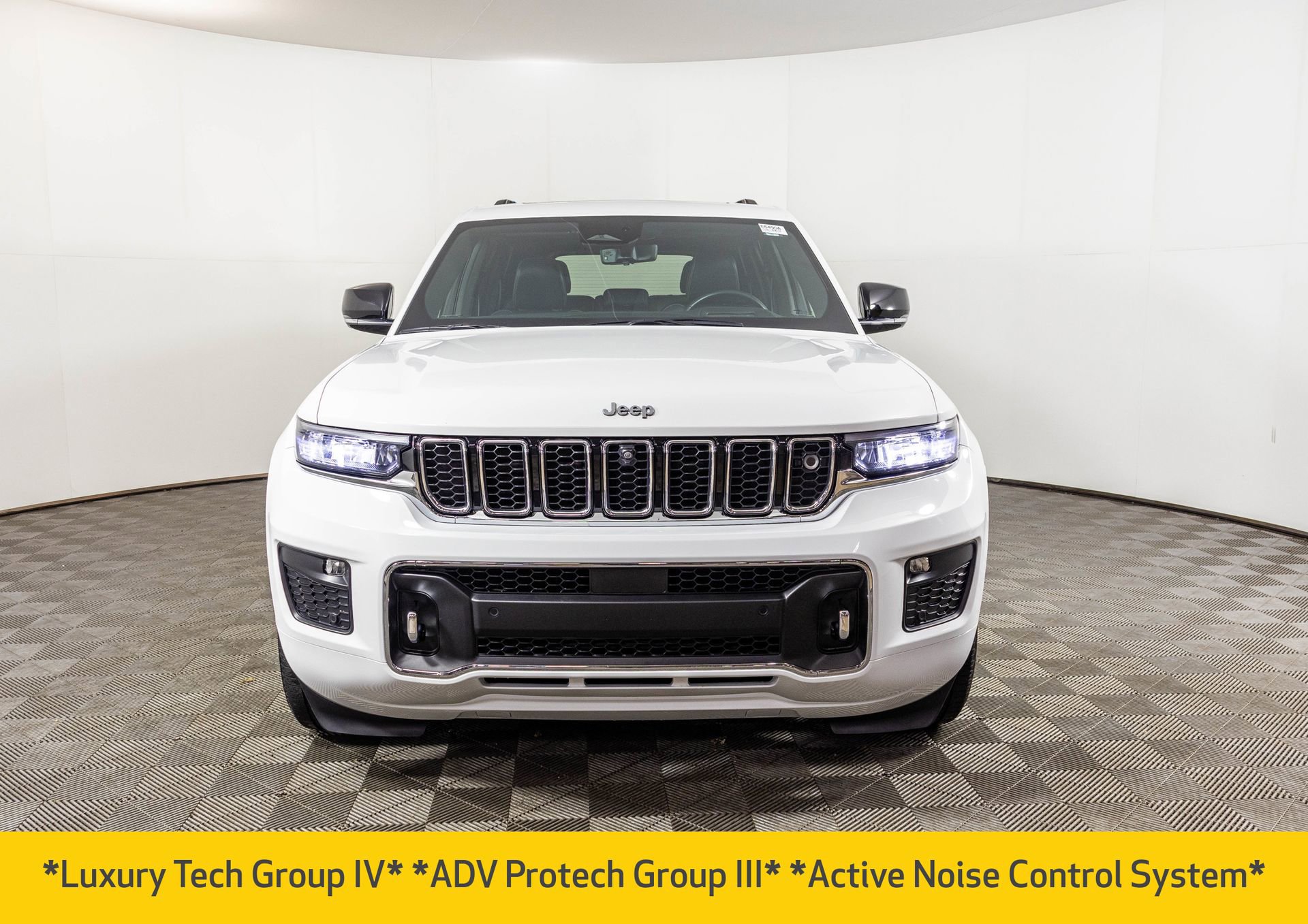 Used 2023 Jeep Grand Cherokee Overland w/ Adv Protech Group III image 15