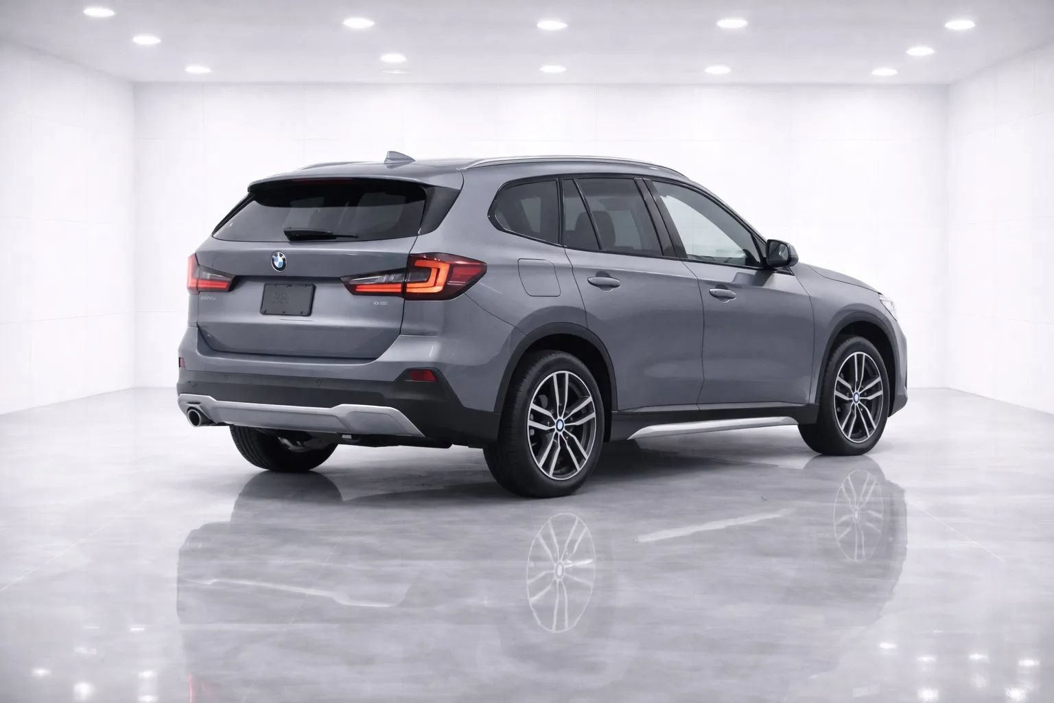 Used 2023 BMW X1 xDrive28i w/ Premium Package AWD/4WD image 5