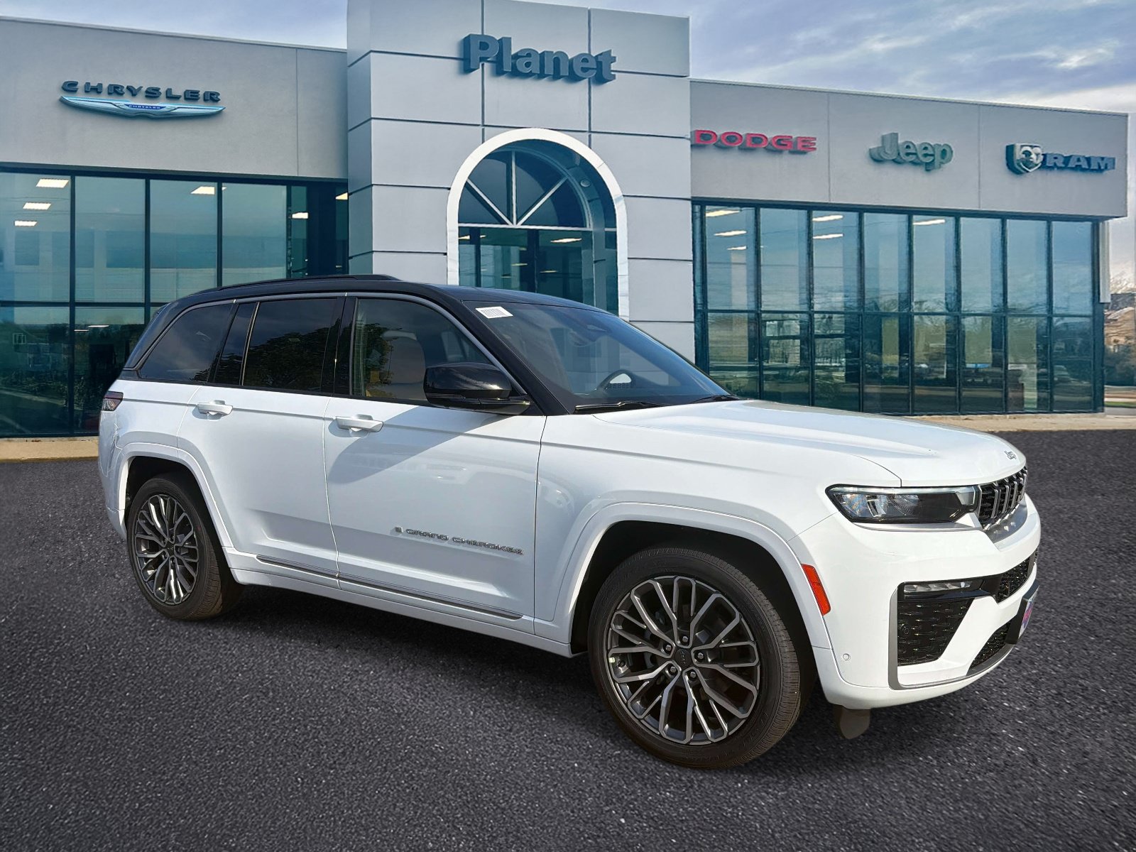New 2026 Jeep Grand Cherokee Summit w/ Adv Protech Group IV AWD/4WD image 1