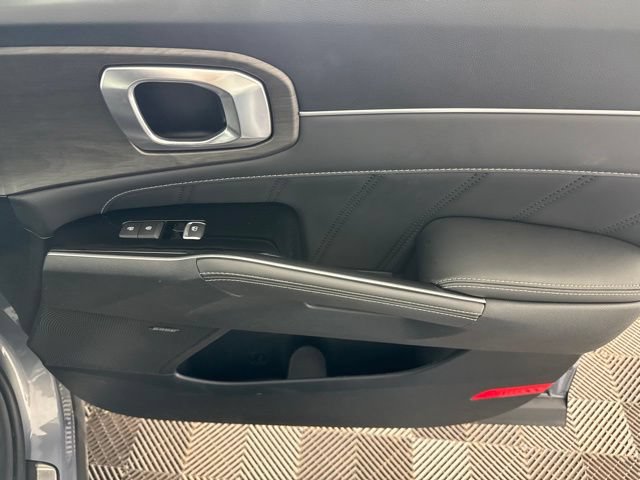 Certified 2025 Kia Sorento SX Prestige AWD/4WD image 21