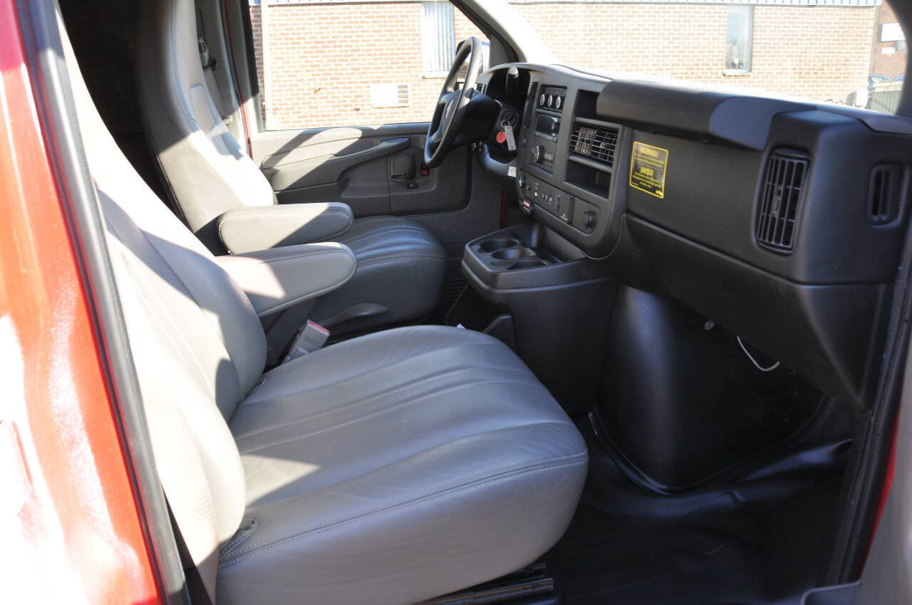 Used 2015 GMC Savana 2500 LS w/ Cold Climate Package RWD image 23