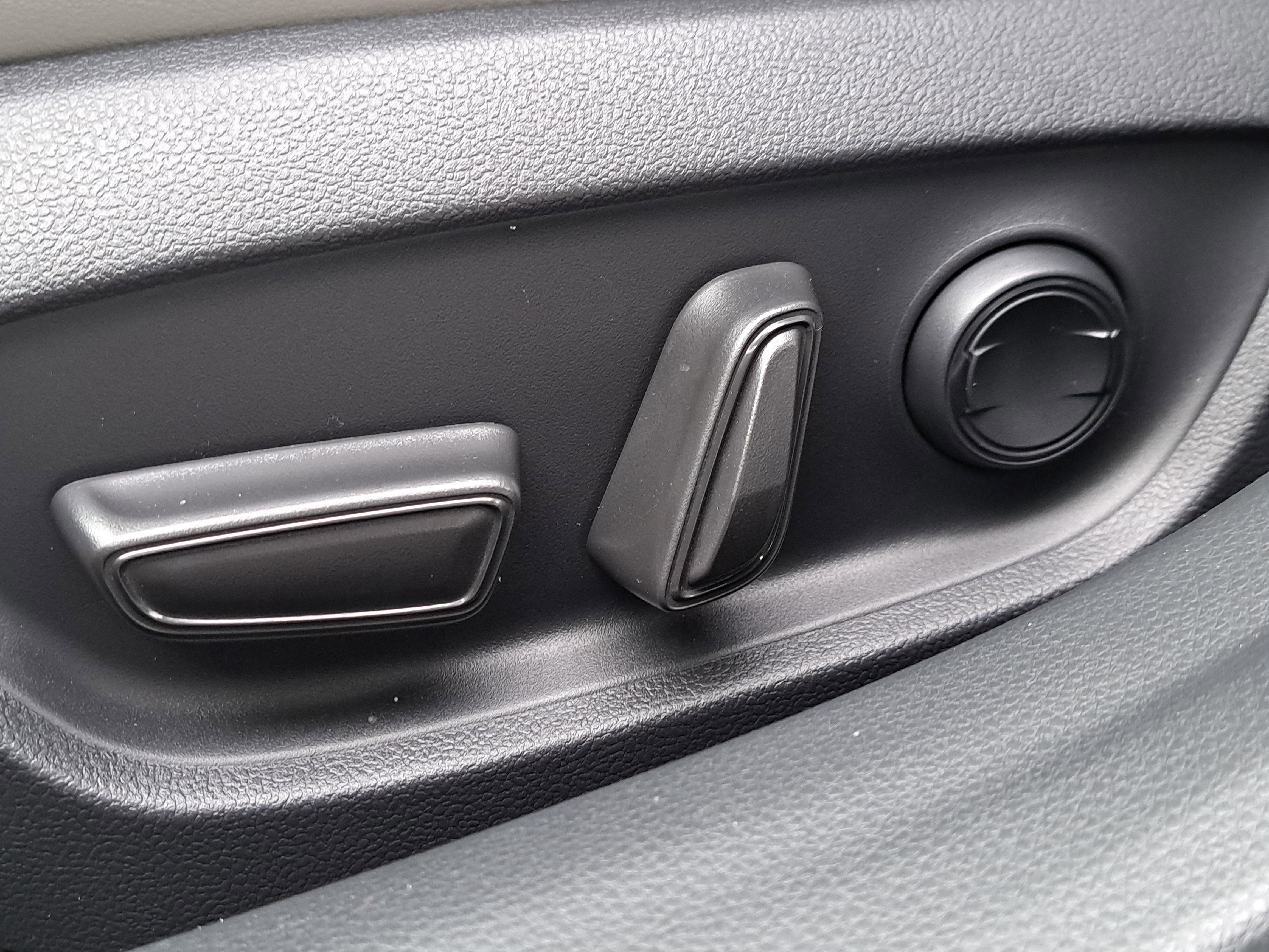 New 2026 Toyota Prius XLE image 12