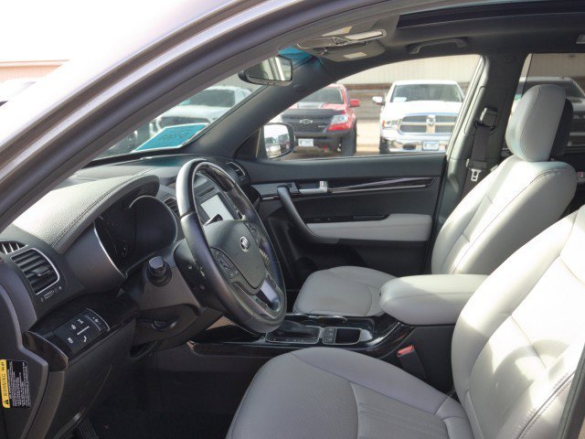 Used 2015 Kia Sorento SX image 16