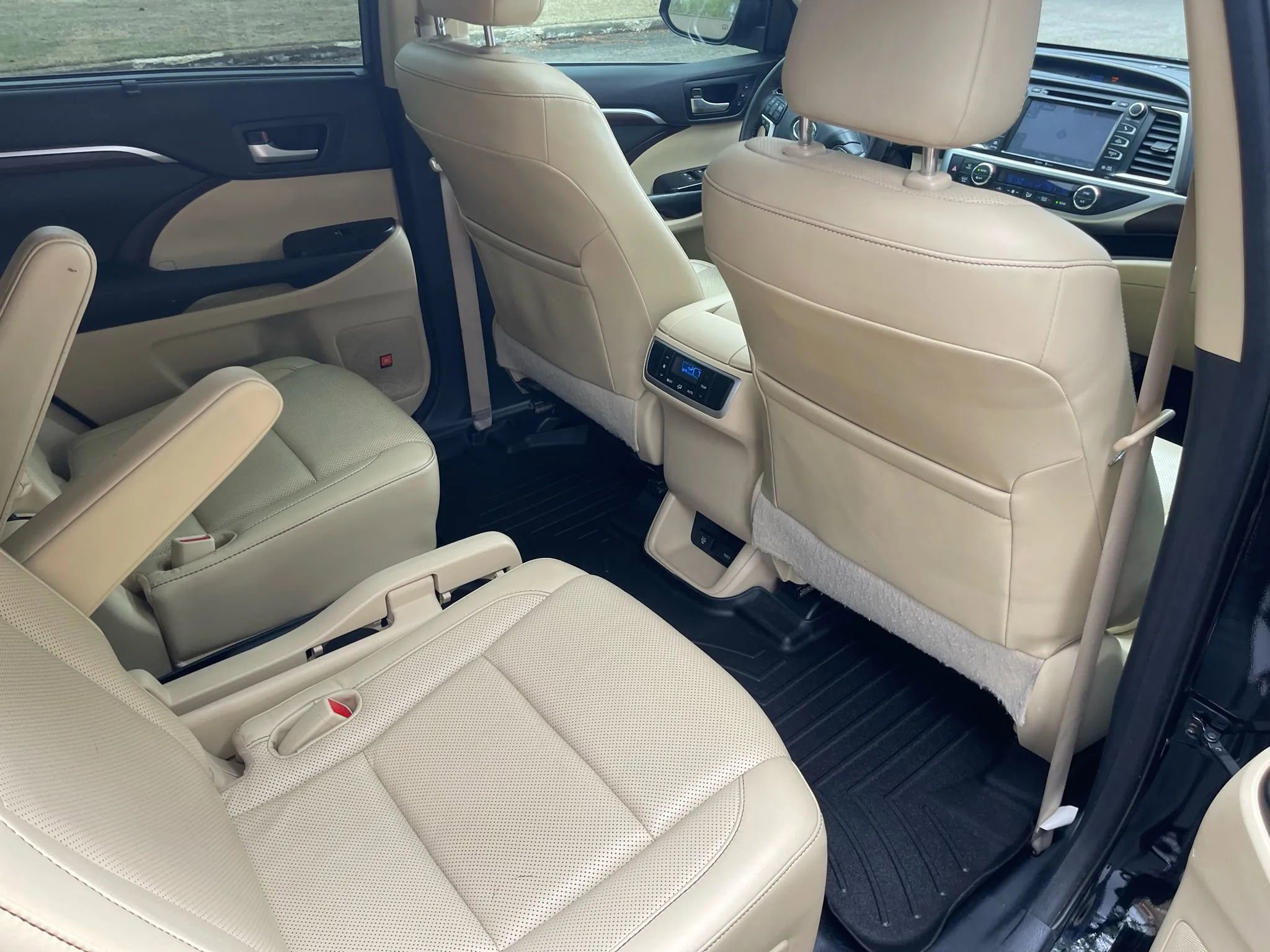 Used 2015 Toyota Highlander Limited image 13