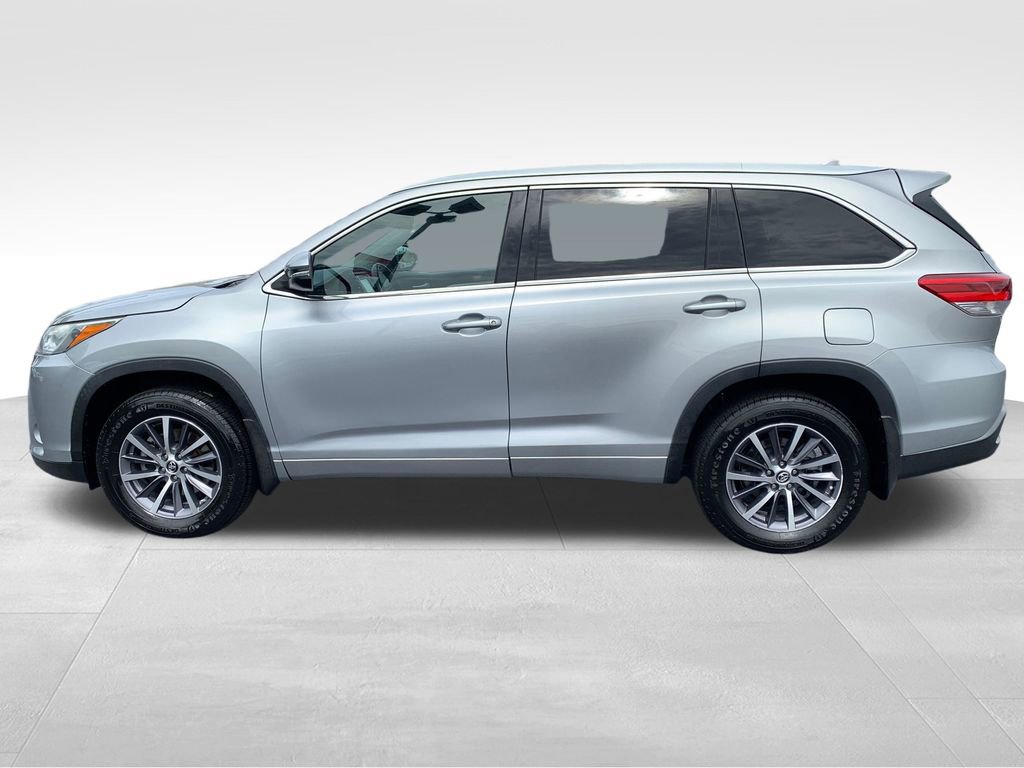 Used 2017 Toyota Highlander XLE AWD/4WD video 2