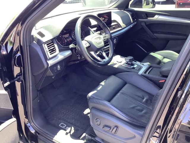Used 2020 Audi Q5 2.0T Premium w/ Titanium Sport Package AWD/4WD image 7