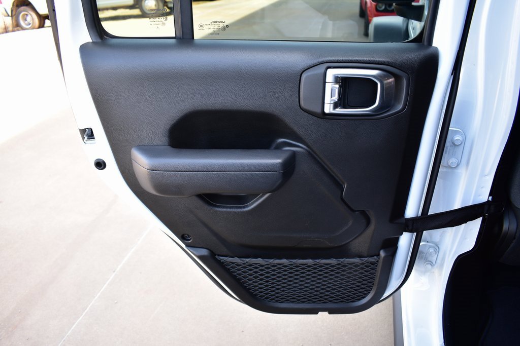 Used 2025 Jeep Wrangler Unlimited Rubicon image 23