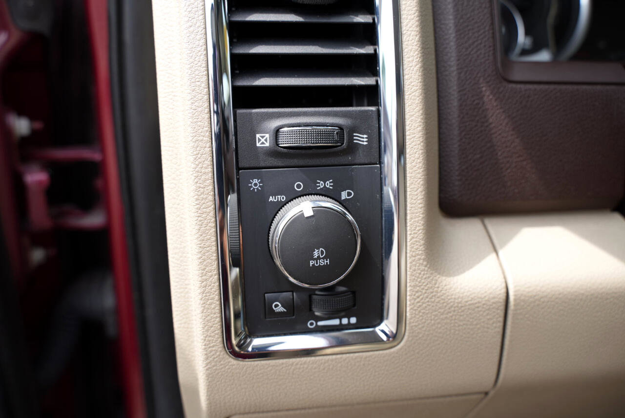 Used 2014 RAM 1500 Laramie w/ Convenience Group image 28
