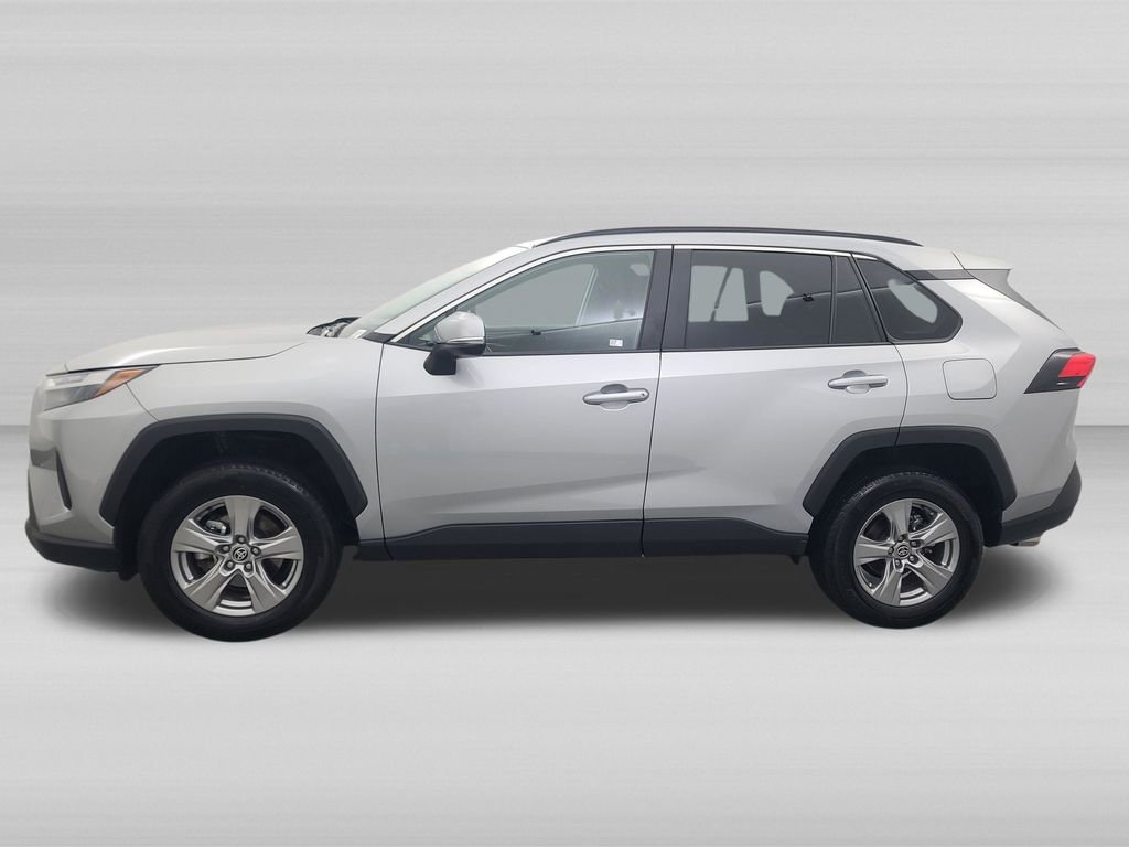 Used 2025 Toyota RAV4 XLE AWD/4WD image 8