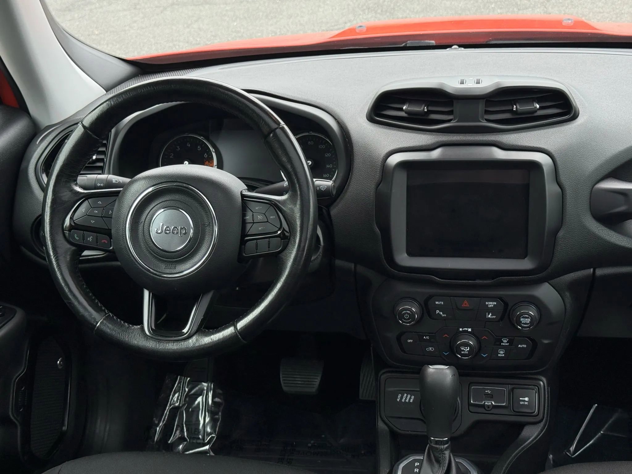 Used 2018 Jeep Renegade Altitude w/ UConnect 8.4 Nav Group image 27