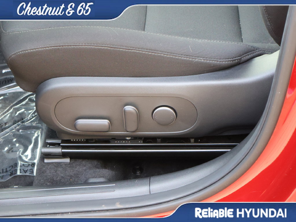 Used 2024 Hyundai Kona SEL w/ Convenience Package FWD image 23
