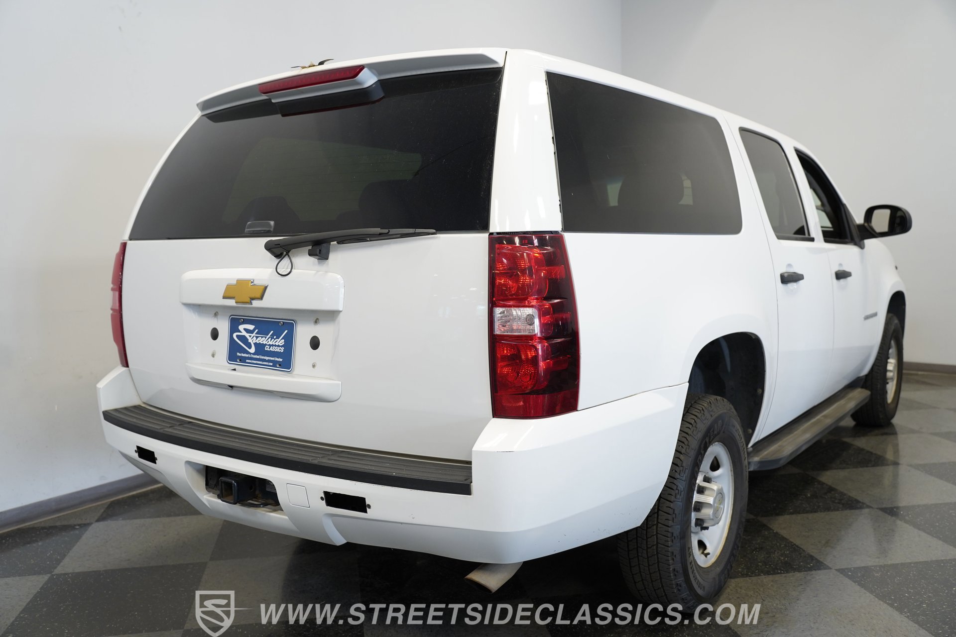 Used 2013 Chevrolet Suburban 2500 AWD/4WD image 12