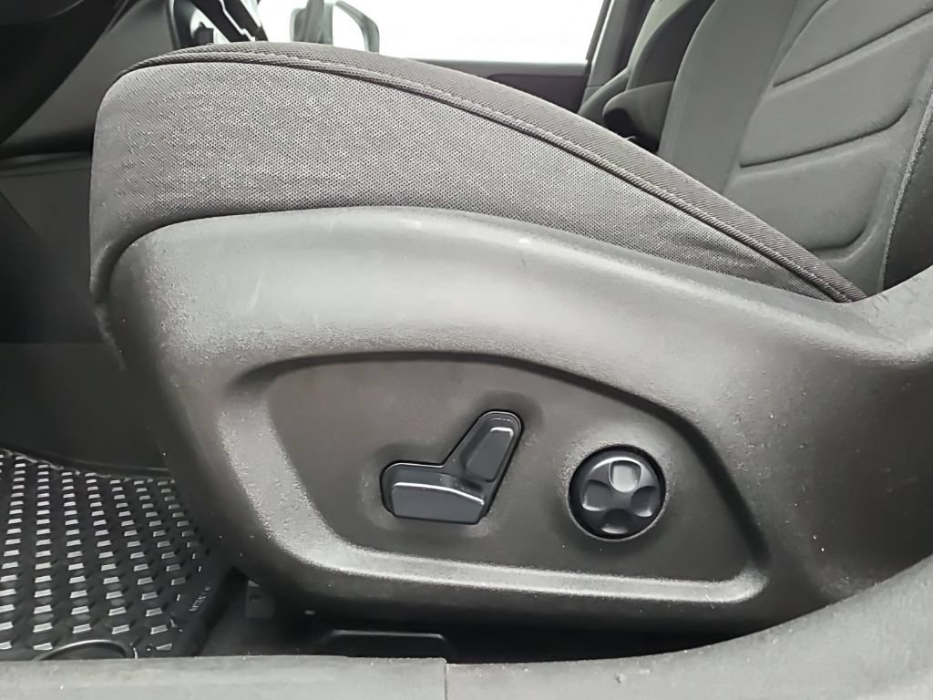 Used 2021 Jeep Renegade Latitude w/ Convenience Group AWD/4WD image 22