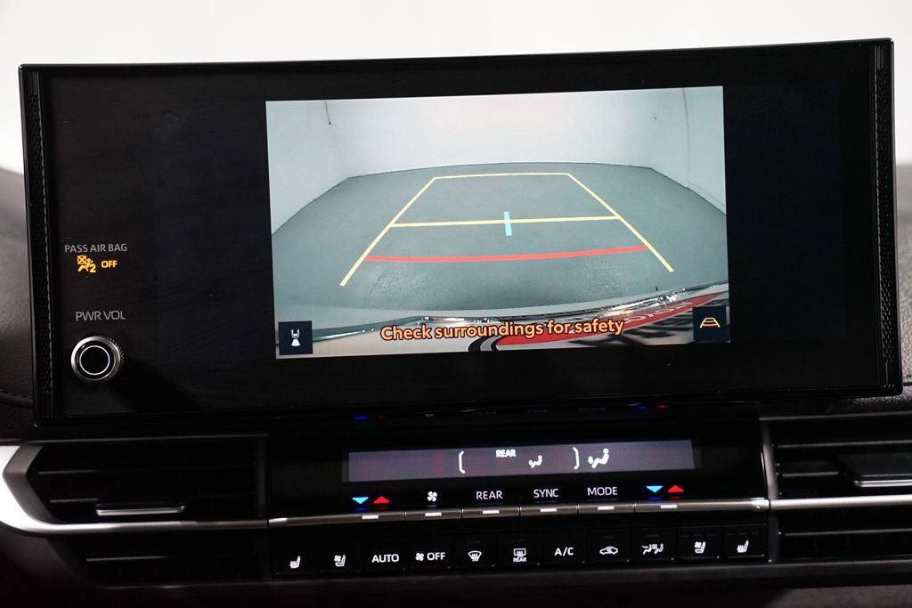 Used 2025 Toyota Sienna Limited image 19