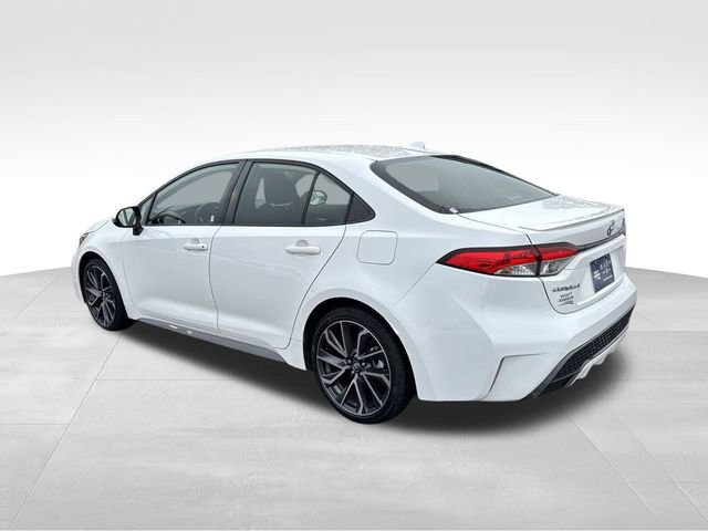 Used 2022 Toyota Corolla SE image 3