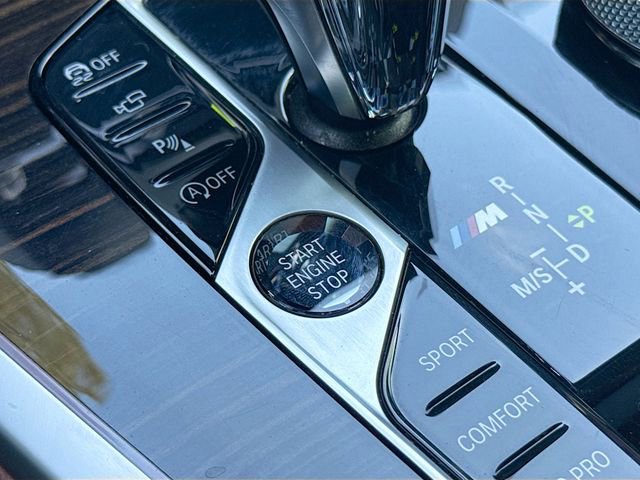 Used 2021 BMW X7 M50i w/ Executive Package AWD/4WD image 39