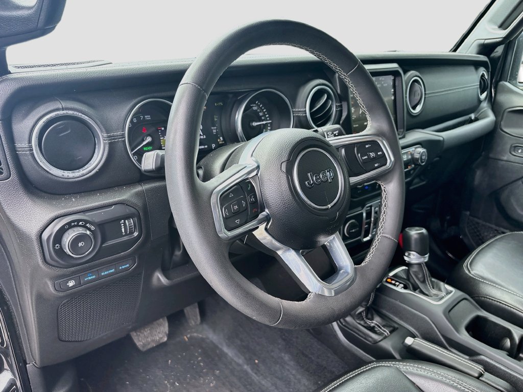 Used 2023 Jeep Wrangler Unlimited Sahara w/ Cold Weather Group AWD/4WD image 10
