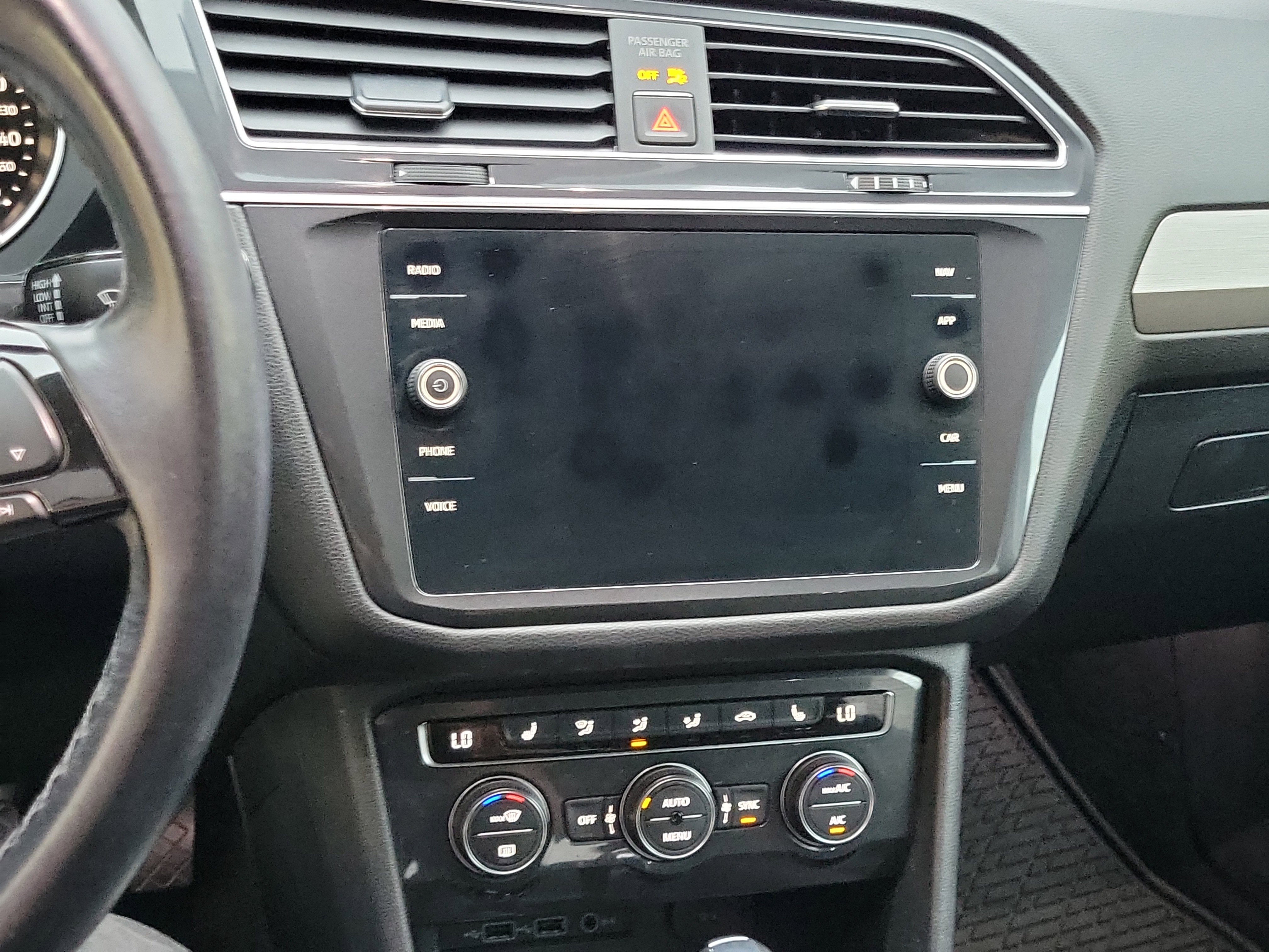 Used 2018 Volkswagen Tiguan SEL image 15