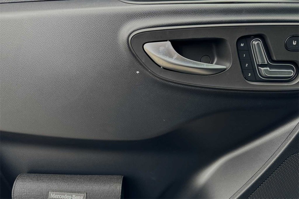 Used 2024 Mercedes-Benz Sprinter 2500 image 10