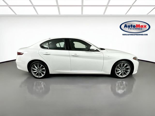 Used 2022 Alfa Romeo Giulia Ti image 10