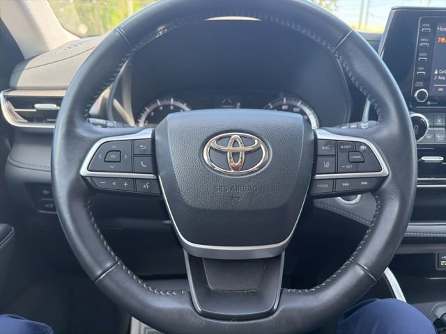 Used 2022 Toyota Highlander LE image 19